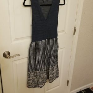 Adorable blue dress!